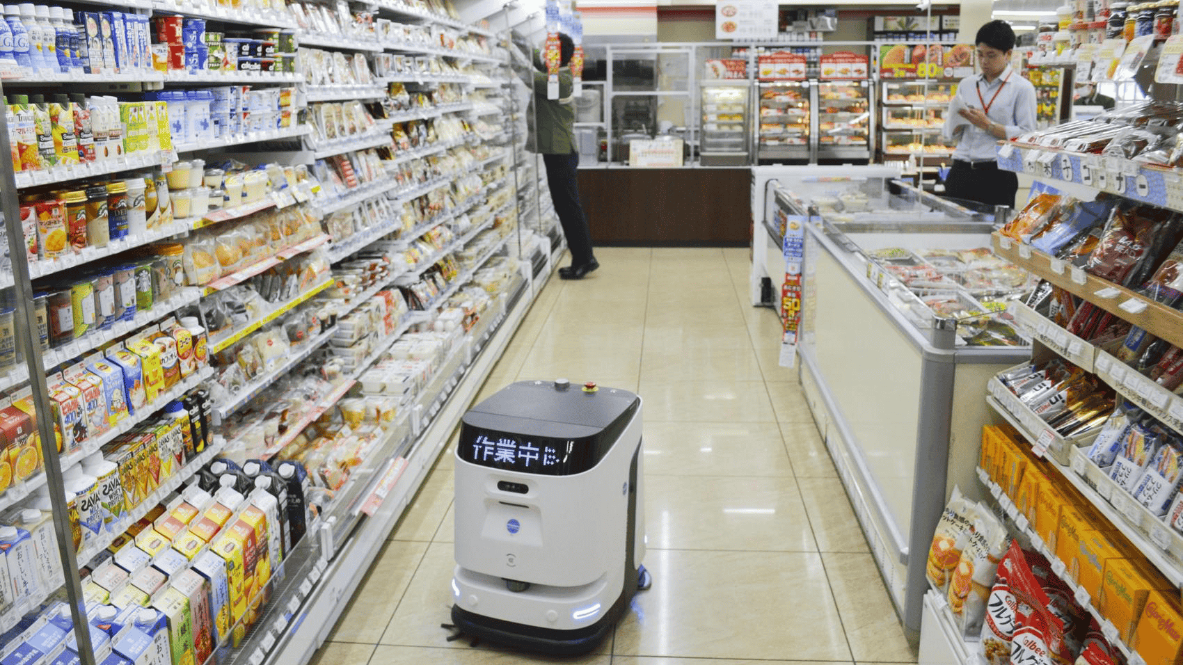 ربات 7-Eleven در توکیو قفسه‌ها را پر می‌کند و کف فروشگاه را تمیز نگه می‌دارد