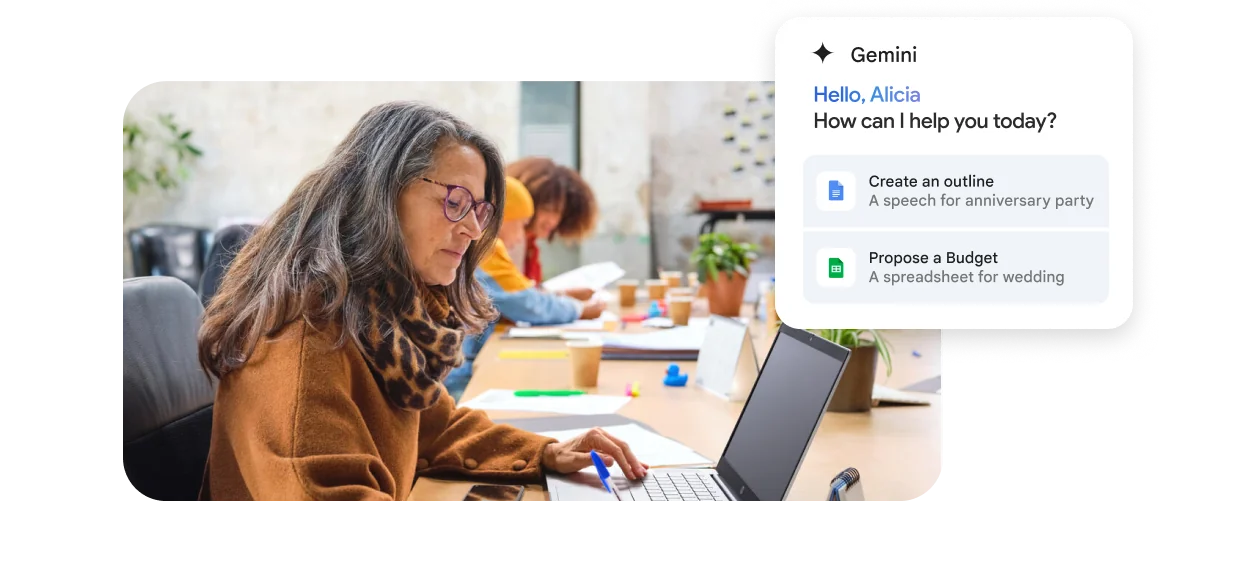 کاربر زن در حال استفاده از لپتاپ با پیشنهادهای نوشتاری Gemini